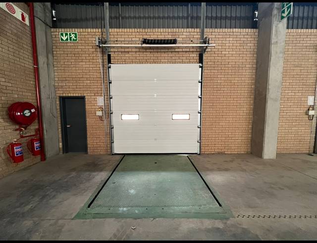 7,737M² WAREHOUSE TO LET IN SAMRAND BUSINESS PARK